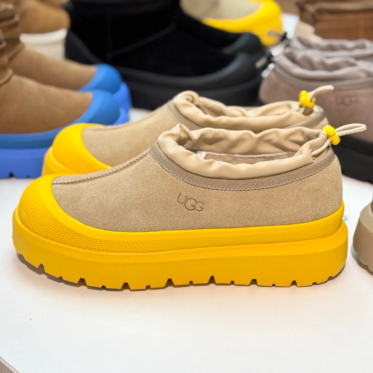 Local 💰600 Exclusive version Original OEM grade UGG Wang Yibo's same style High-end exclusive supply Pyramid-top workmanship quality High-end needs to come # Big advantage supply ❗️❗️❗️ Low-top men's and women's shoes size: 36 37 38 39 40 41 42 43 44#